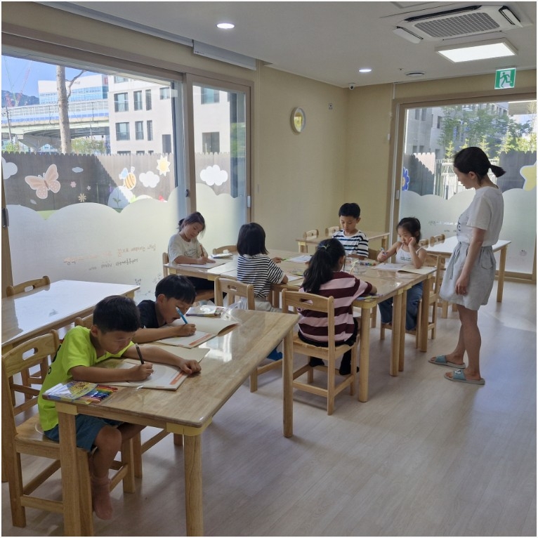 과천시, ‘건강한 돌봄놀이터’ 확대 운영(영양교육 모습)