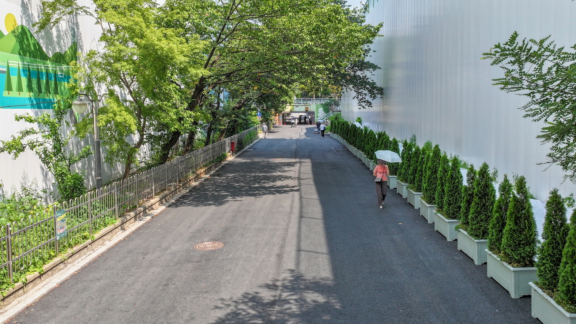 과천시가 시민 공모를 통해 새 이름 '별양꽃냇길'로 확정한 굴다리길 전경