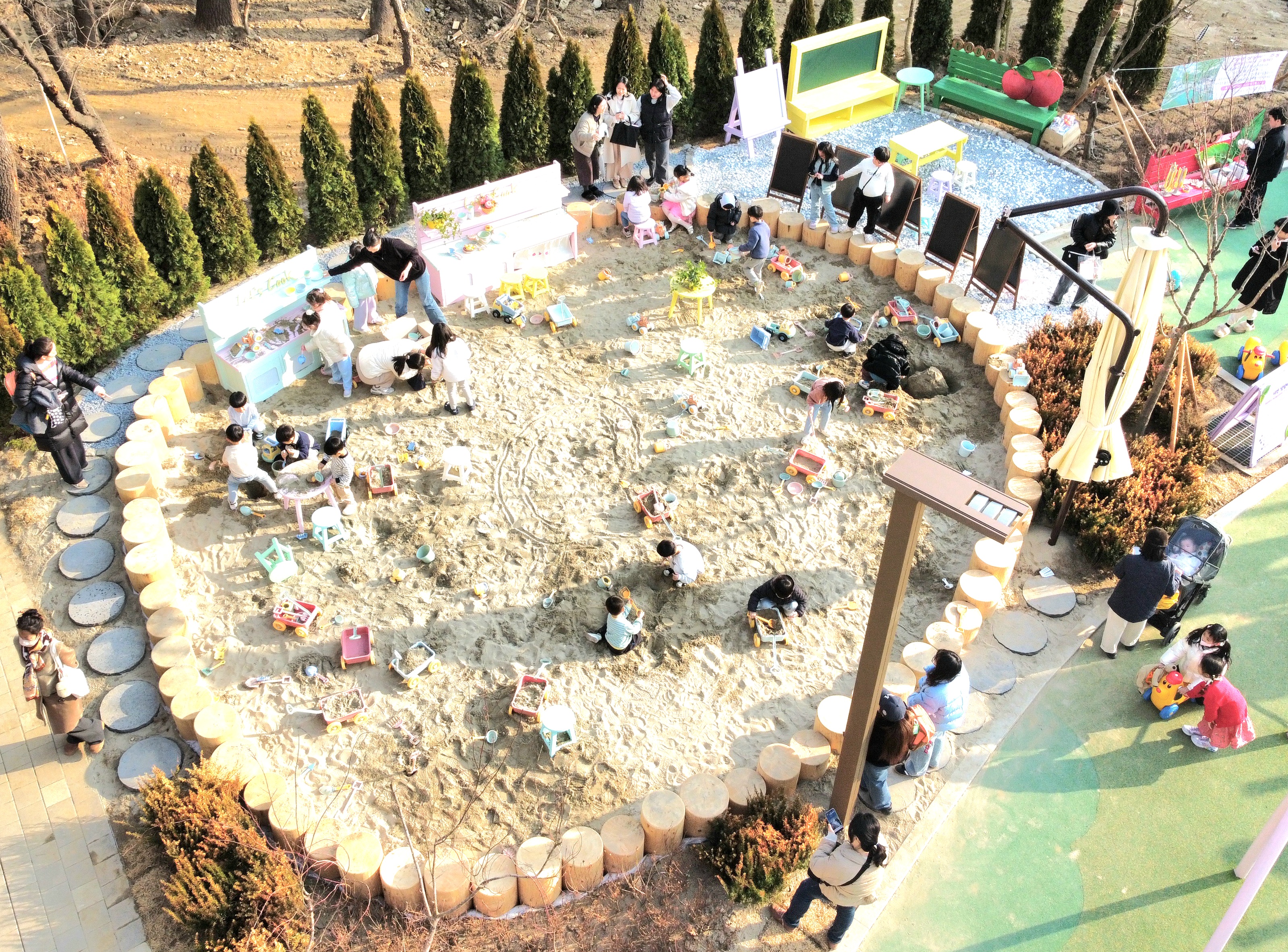 과천지식정보타운 근린공원4 재정비 모습(어린이 놀이시설)